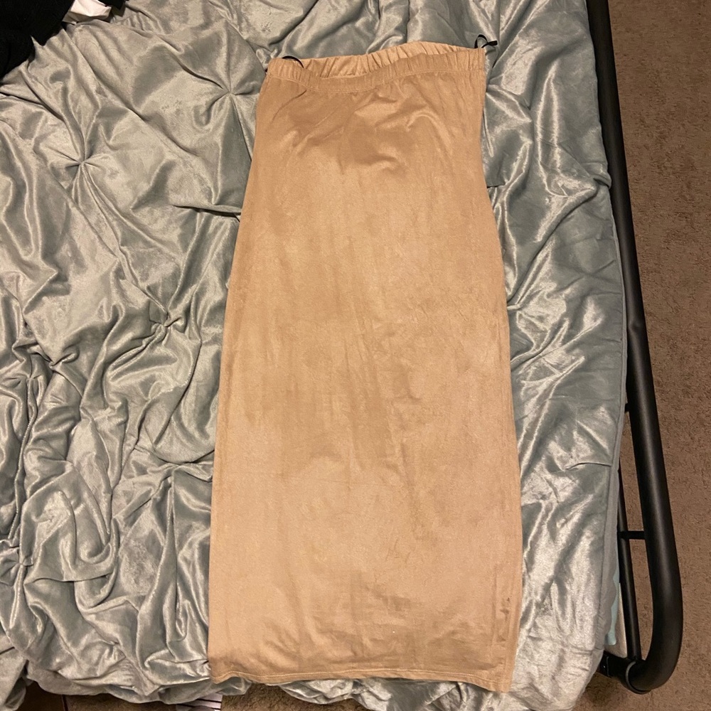 Sleeveless/strapless body con dress